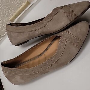 me too Pointed toeSlip-onMemory foam footbedLeather size 11